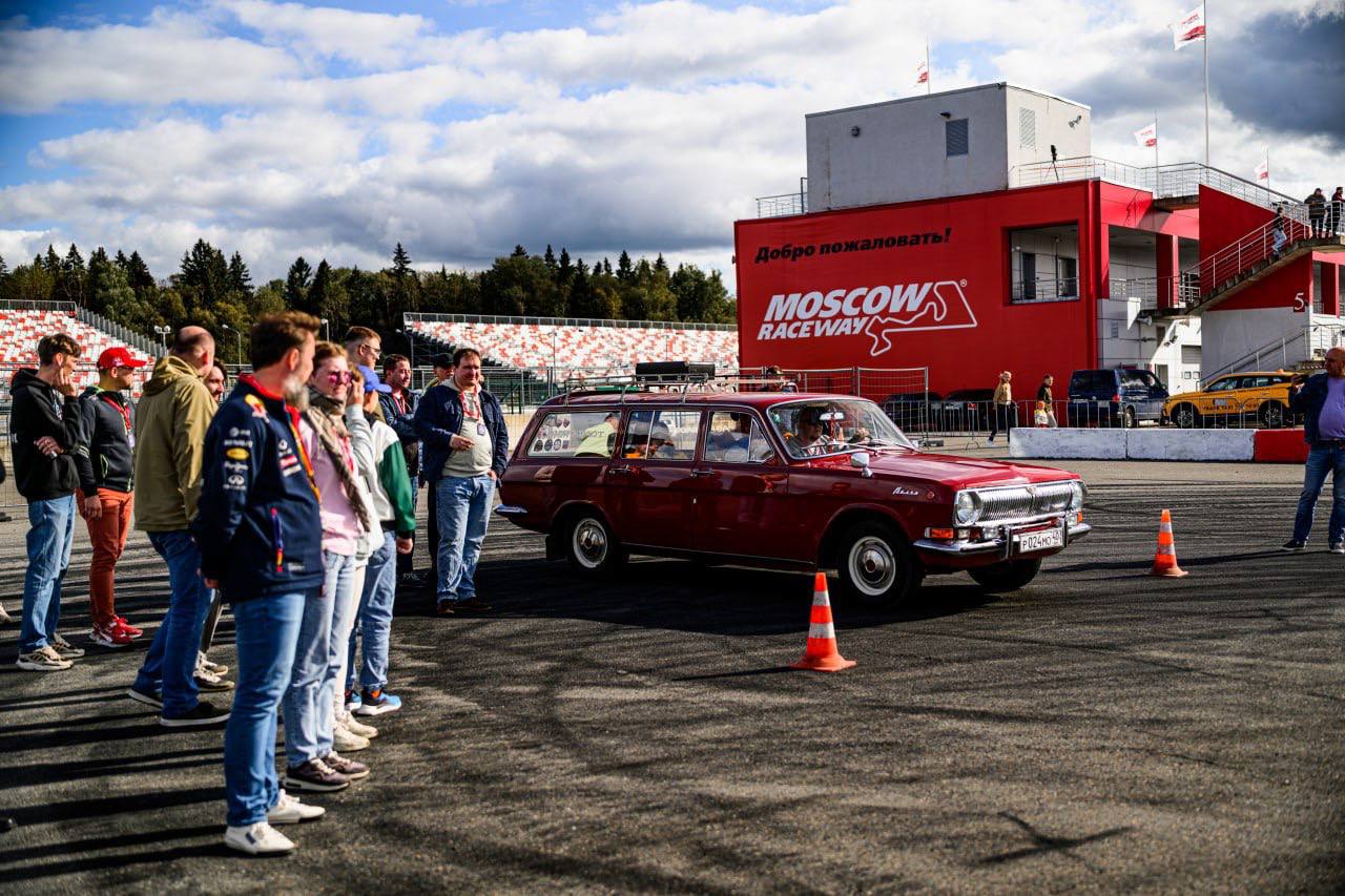 Ретро-авто слалом на дрифт-площадке Classic Touring Cup