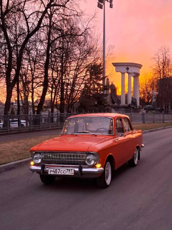 Участник ретро-выставки: Москвич 412 1979 Якубова Марата