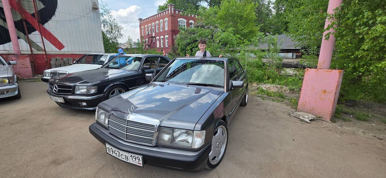 Участник ретро-выставки Classic Touring Cup: Mercedes-Benz W201 после реставрации