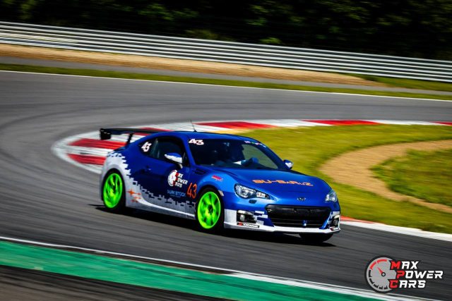 Три этапа на MoscowRaceWay: работа фотографов за кулисами