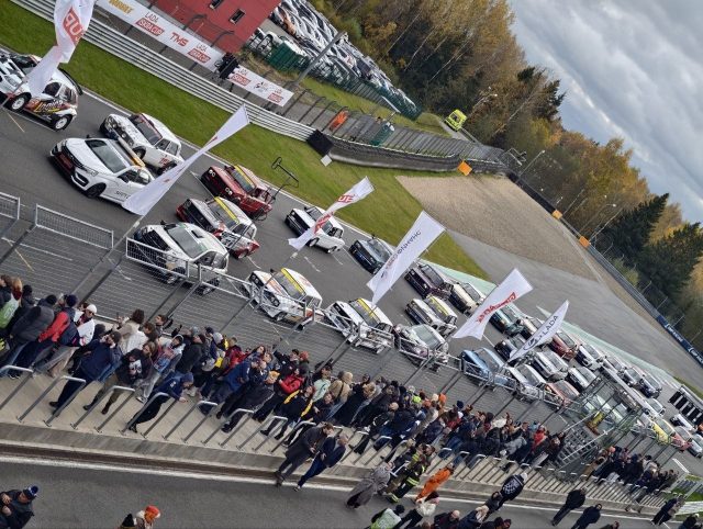 Атмосфера заездов Team Classic на Moscow Raceway