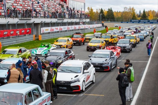 Атмосфера заездов Team Classic на Moscow Raceway