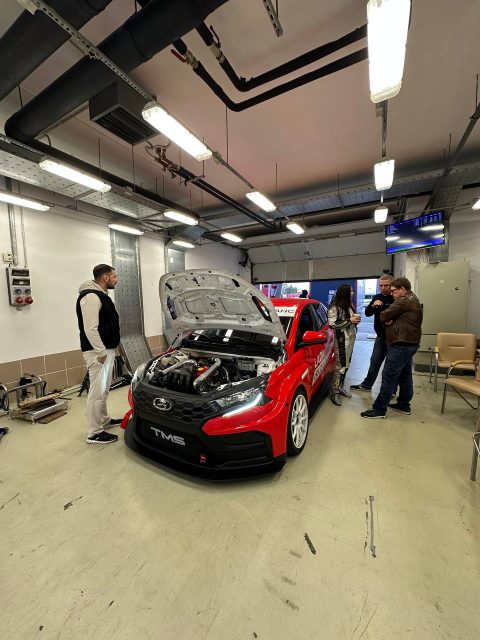 Тест Lada Iskra TMS на Moscow Raceway: первый выезд белой машины