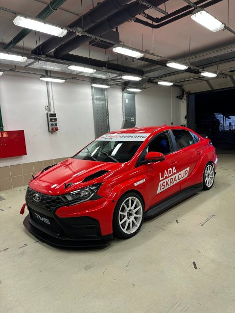 Тест Lada Iskra TMS на Moscow Raceway: первый выезд белой машины