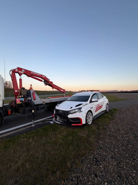 Команда TMS продолжает работу над настройкой гоночной Lada Iskra