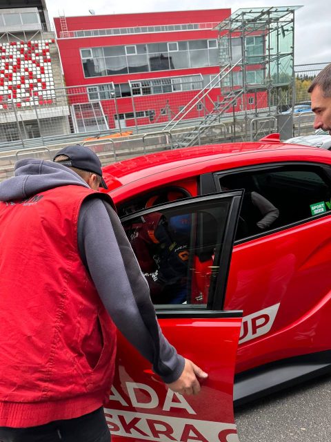 Тест Lada Iskra TMS на Moscow Raceway: первый выезд белой машины