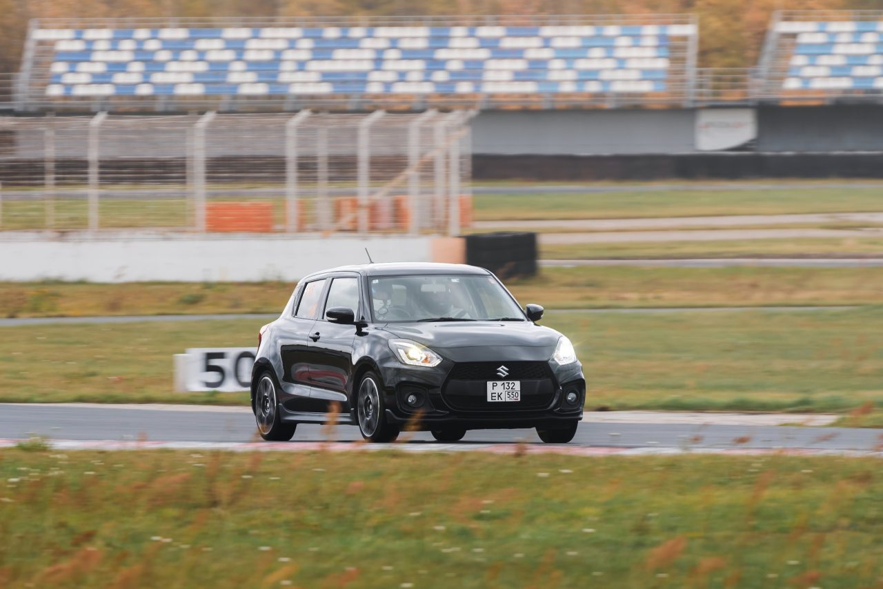 Suzuki Swift — фото