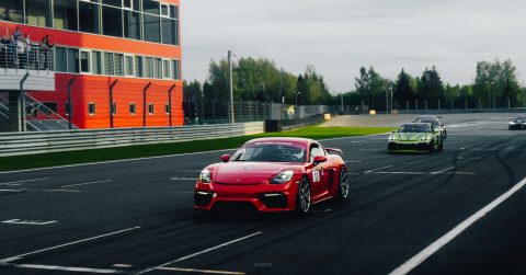 Porsche Cayman GT4