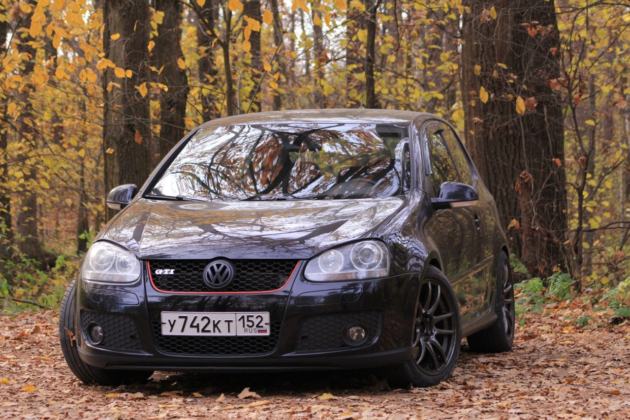 Volkswagen Golf GTI — ¾ спереди