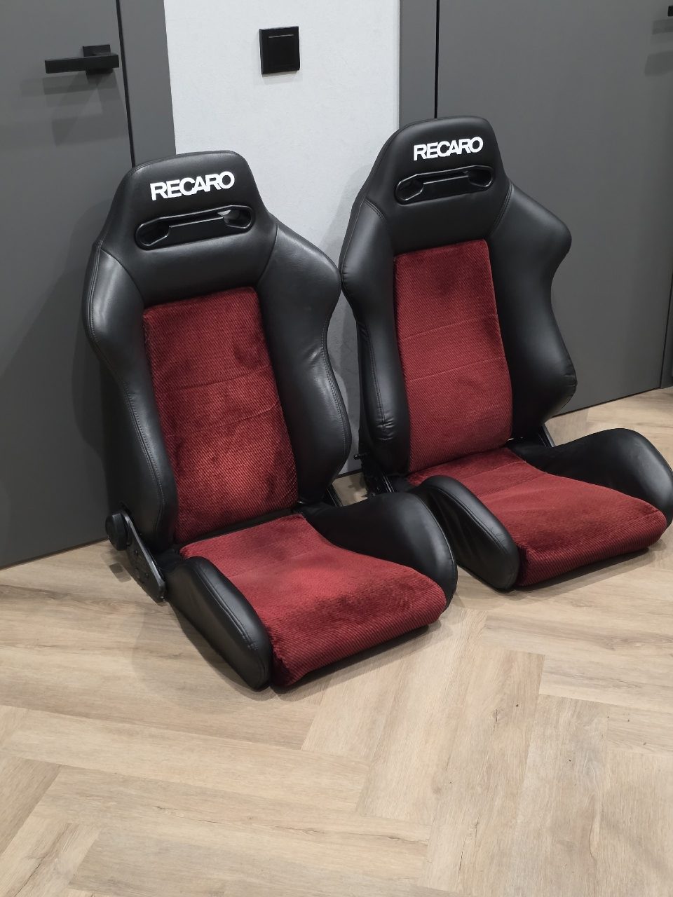 Полуковши Recaro SR2, чёрно-красные, пара