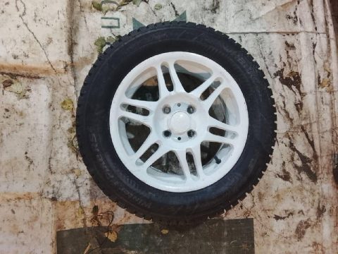Колёса R14: диски ВСМПО, резина Hankook Winter i*Pike RS2