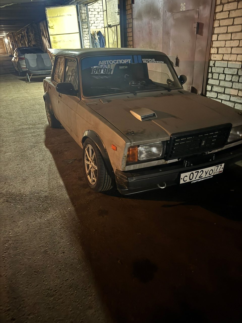ВАЗ-2107 2011 г., 339 л.с., задняя часть от Toyota Mark II