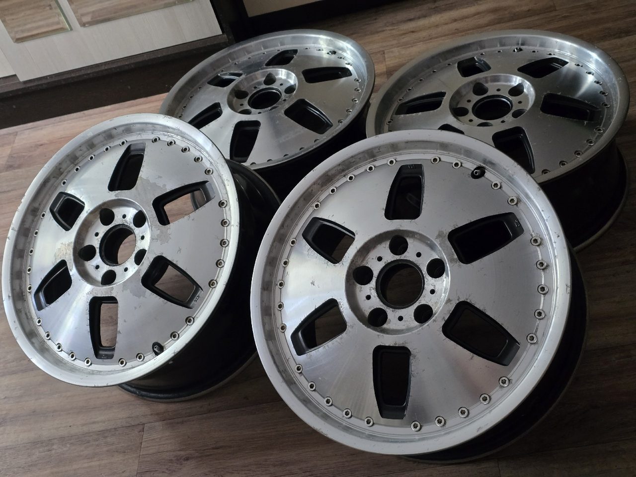 Диски Club Liena R17 5x114.3 7J ET40, комплект с гайками