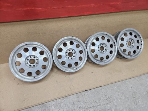 Узкие спортивные диски 4,5x15 ET30 4x98/4x100 под шип, комплект