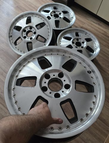Диски Club Liena R17 5x114.3 7J ET40, комплект с гайками