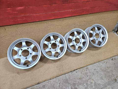 Лёгкие диски ВСМПО Эллада R15 5x139.7 6J ET45 на Ниву, комплект